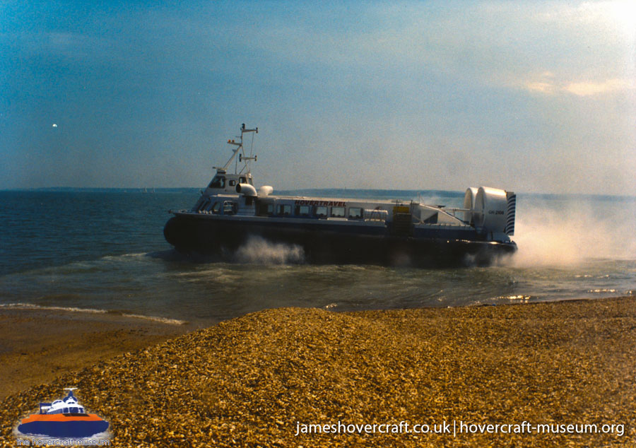 AP1-88 hovercraft promotional day by BHC -  (credit: The <a href='http://www.hovercraft-museum.org/' target='_blank'>Hovercraft Museum Trust</a>).